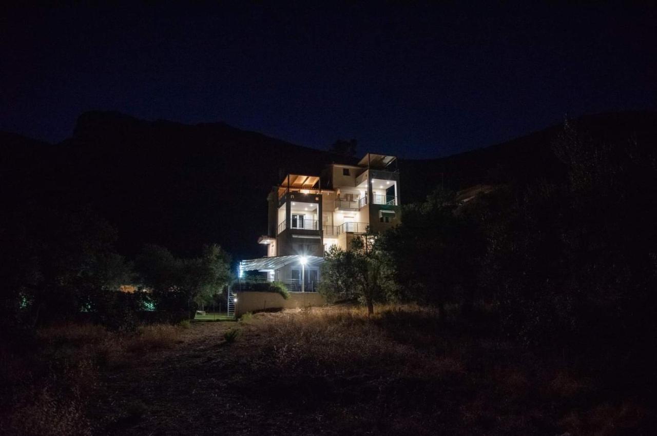 Nikole'S Villas Luxury 180M2 Tyros Exterior photo