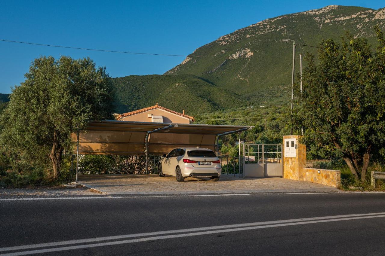 Nikole'S Villas Luxury 180M2 Tyros Exterior photo
